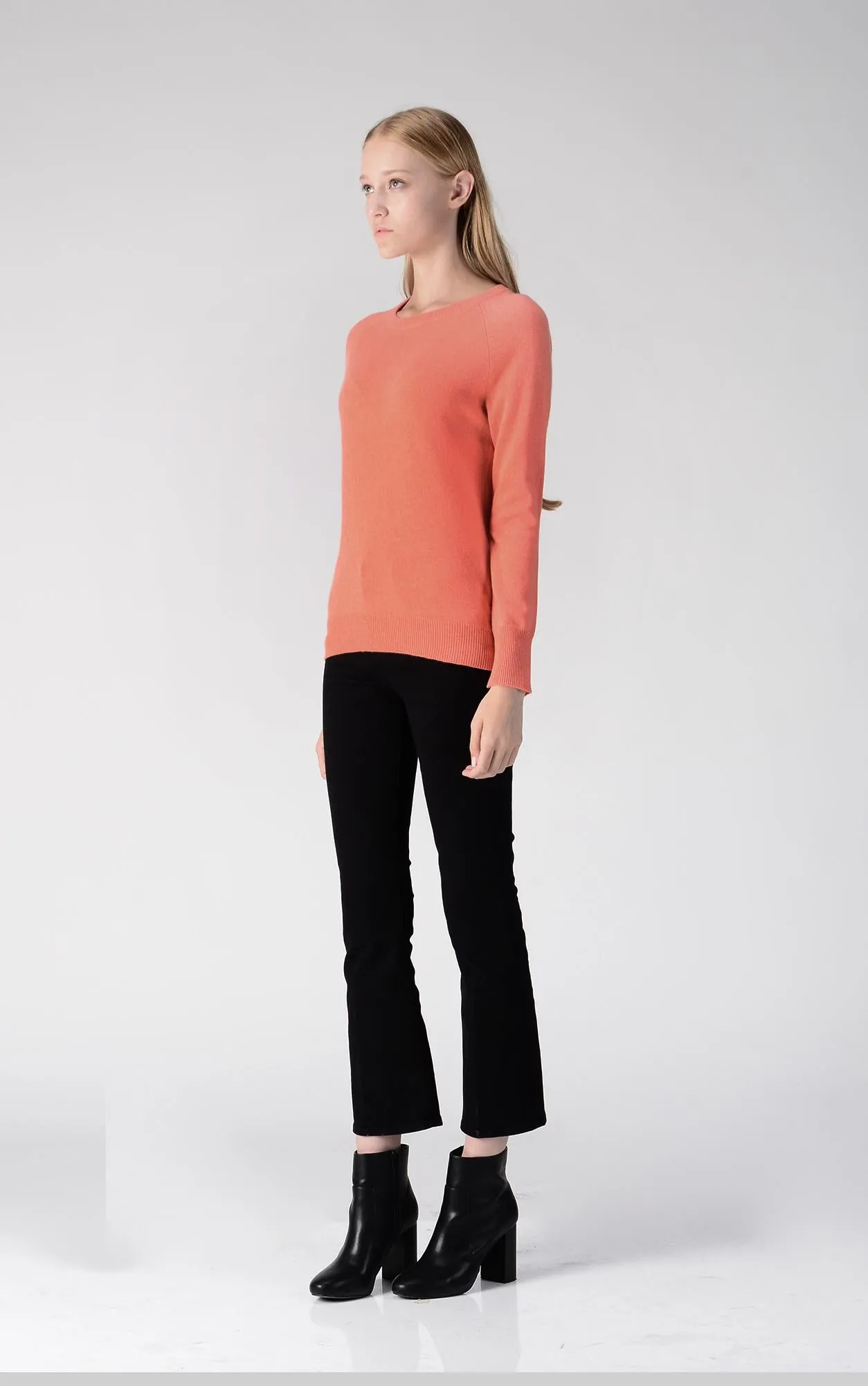 Classic Crew Neck Sweater_Coral